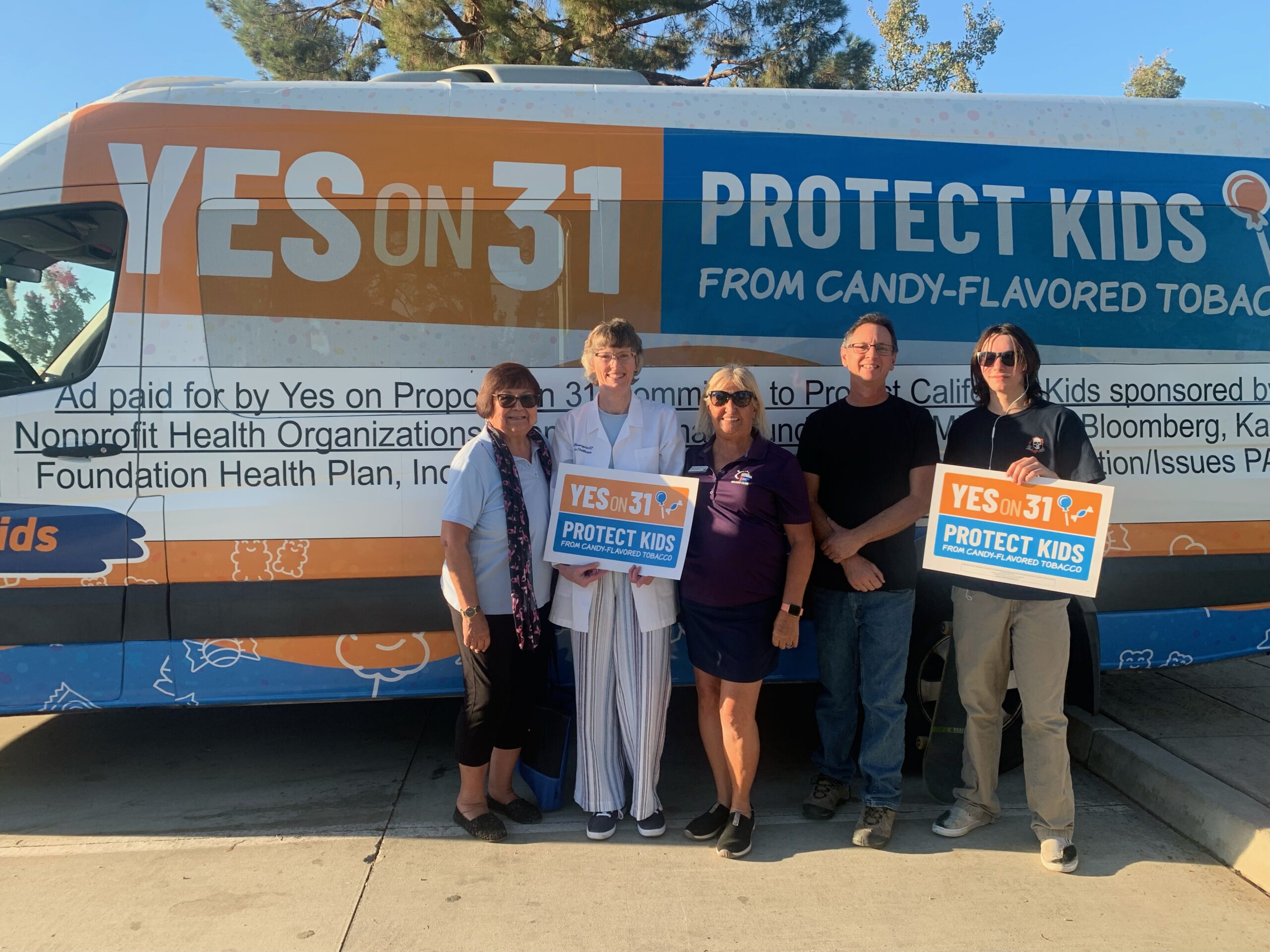 ACS CAN Volunteers group shot during Prop 31 campagin
