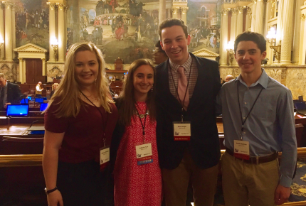 Photo of young ACS CAN volunteers at Pennsylvania Day at the Capitol