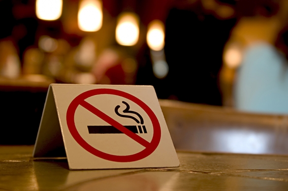 Photo of smoke-free sign on a restaurant table