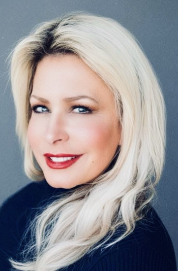 Lorrie Steele Head shot