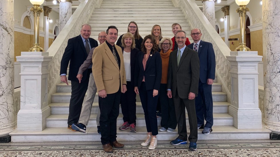 Photo of ACS CAN advocates with Governor Noem and Lieutenant Governor Rhoden